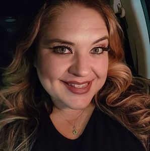 Meet your Posher, Laurie